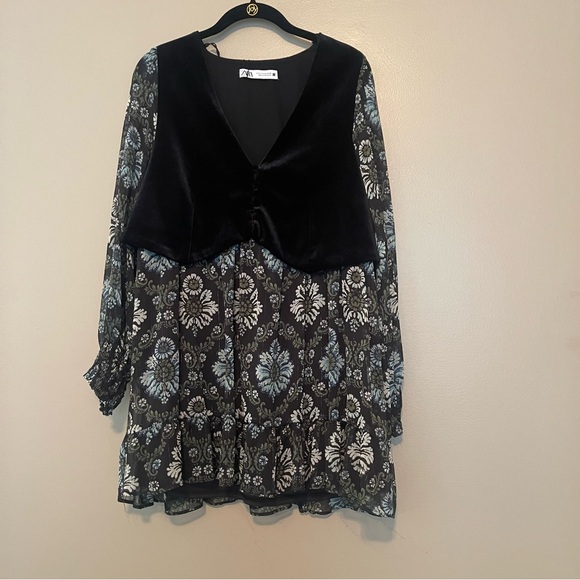 Dresses & Skirts - Zara Floral Mini Chiffon Dress with Vest, NWT
